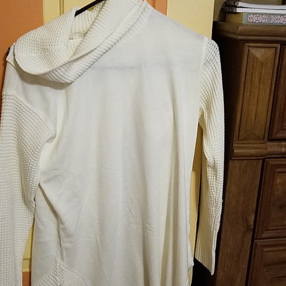 Sweater - Picture 2 of 4